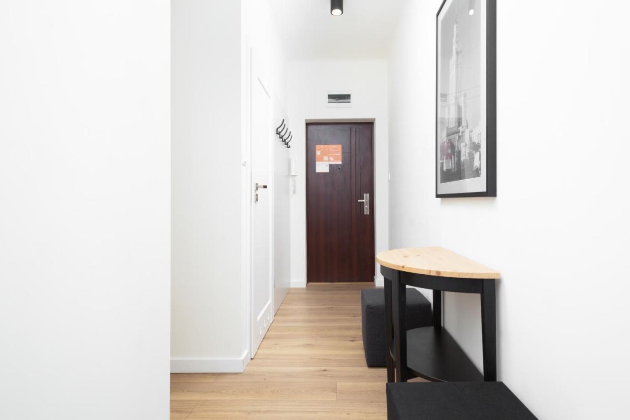 Family City Center Apartment By Renters Prestige Варшава Экстерьер фото