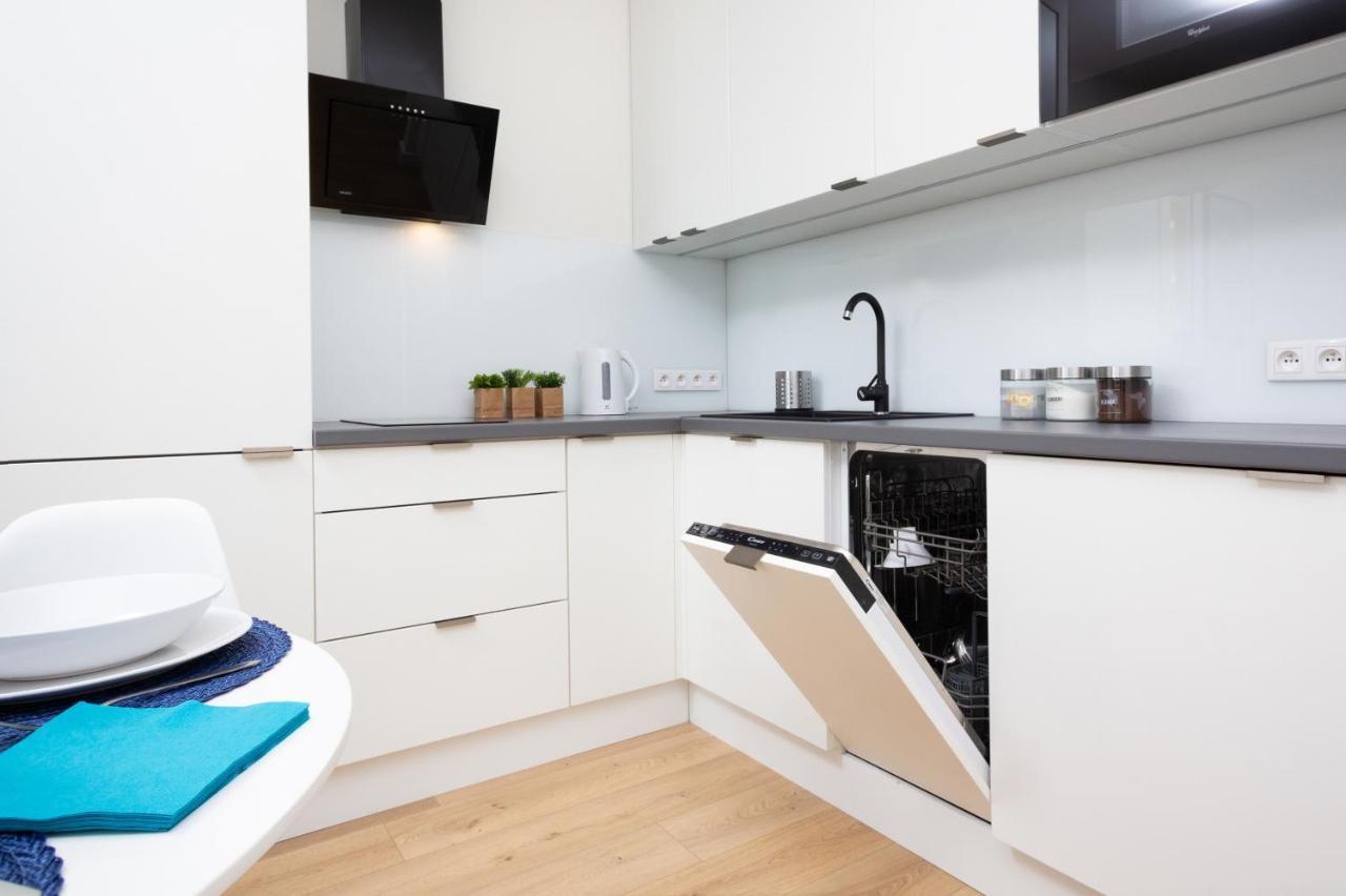 Family City Center Apartment By Renters Prestige Варшава Экстерьер фото